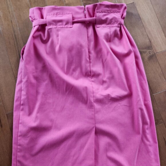3/$15 SALE!!! 😎 Banana Republic hot pink skirt - Picture 3 of 3